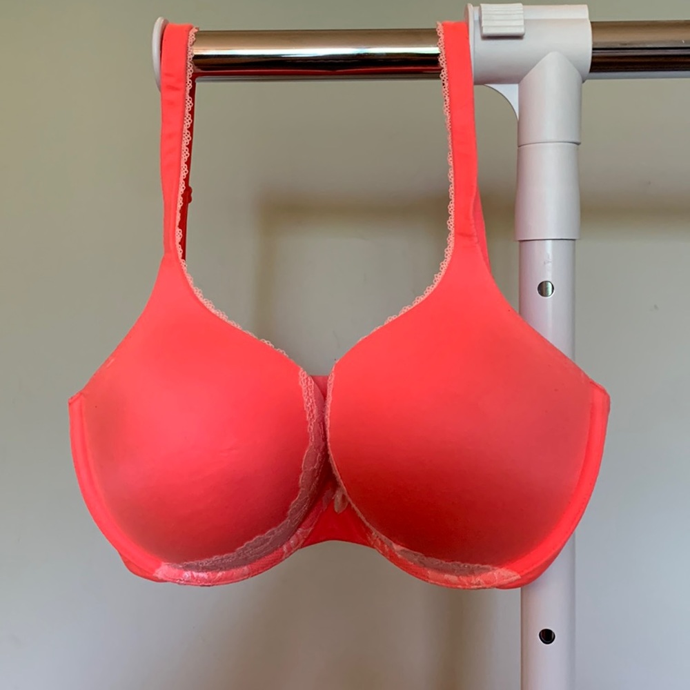 32DDD Victoria’s Secret Body by Victoria Perfect Coverage